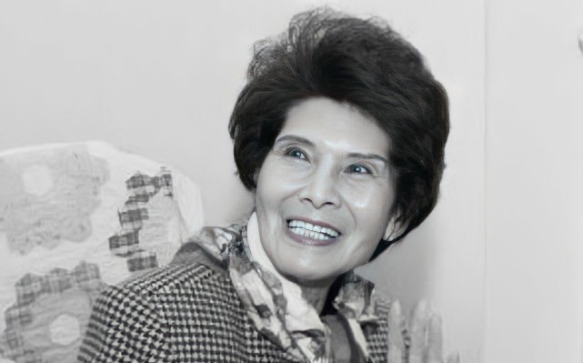 第一次被抛弃的时候,她遇到了有爱心的何香凝以及陈洁如;第二次被抛弃