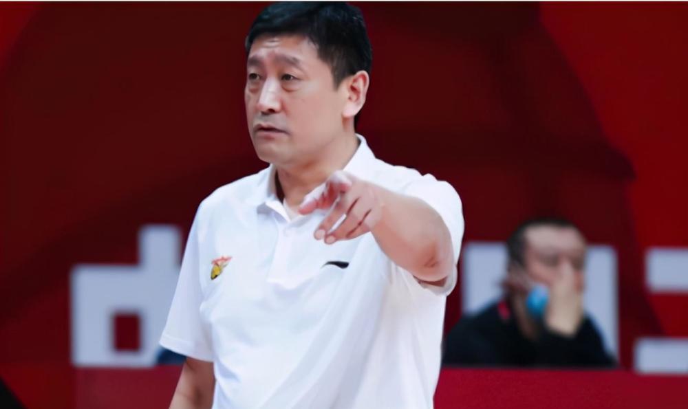 广东队人事变动篮坛名帅正式代替杜锋出任球队临时主教练