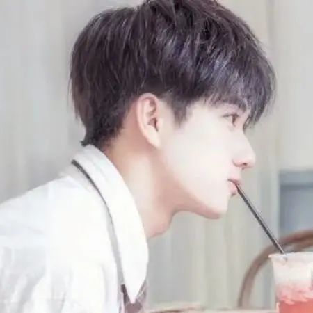 情头真人版情侣头像一人一张只是想要个拥抱