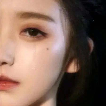 女头伤感女生头像有几张流泪的这也太伤心了