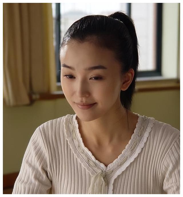 演员姚星彤:被成龙捧红,和王思聪恋爱,做一个低调的女演员