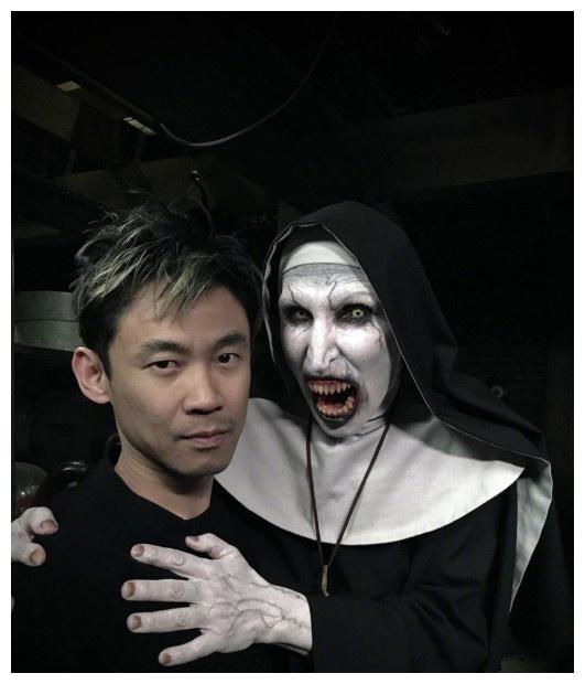 温子仁公布《修女2》阵容 晒出与恶魔修女合影|温子仁|修女2|邦妮·阿