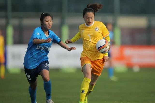 替补:2-赵锦彤(u21),3-陈丽娜,6-谢绮文,13-李晴潼,23-梁金艳(u21),25