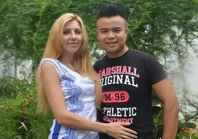 看到儿子忽然领了个"洋媳妇"回来,陈宣宣的父母虽然震惊,但也不好说
