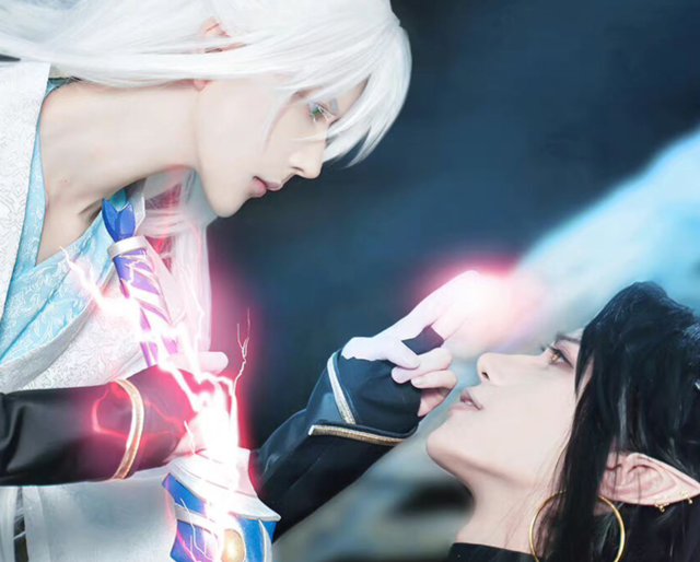 《魔尊要抱抱》绝美cos来袭,熊祁还原名场面,沈辞的夜漓绝美