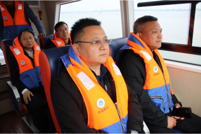 县委书记,县级总河长曹晓革开展巡江工作