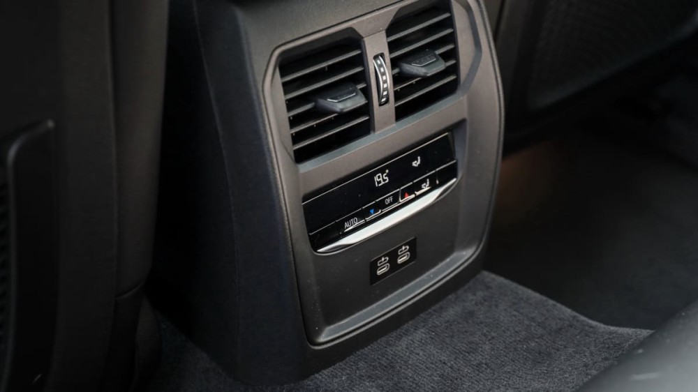 梅赛德斯-AMG将于5月5日发布全新车型携手黑眼豆豆主唱
