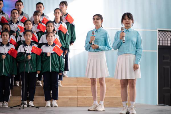 喀什第六中学开展庆祝五·四青年节经典诵读活动_腾讯新闻