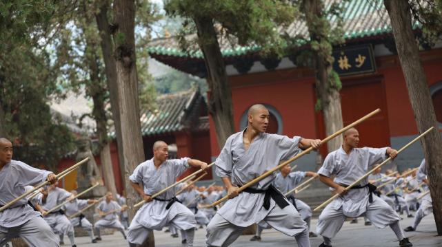 他的那十三位少林武僧的恩情,在他当皇帝的不长时间后,他便降诏少林寺