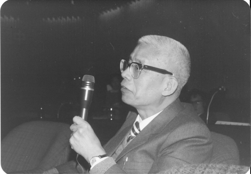 杂技诗人周策纵