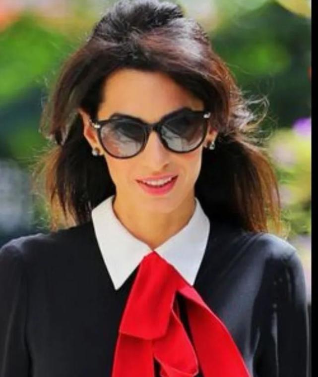 最美律师艾莫:打败21位情敌让奥巴马作证,治好恐婚症奥斯卡影帝