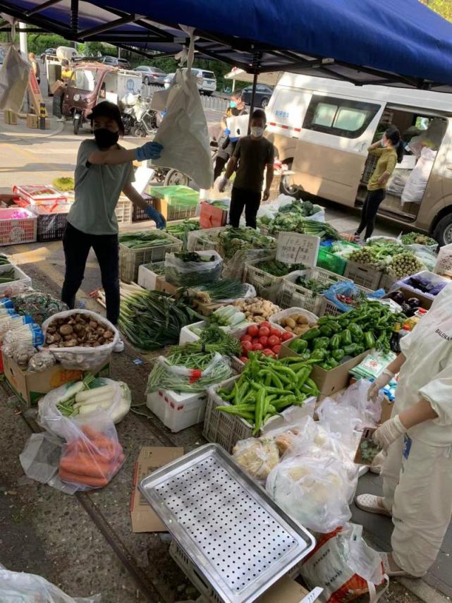 打通最后一百米 农光里市场商户保供管控小区