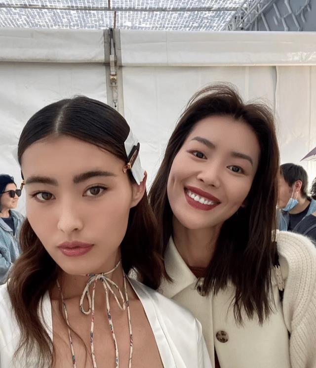 脱离超模舞台,178cm的刘雯现实中长啥样?生图令人感慨