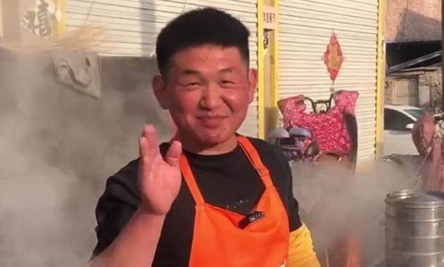 安徽97年的狂野大叔农村卖早点流水过万声称30岁之前定买奔驰