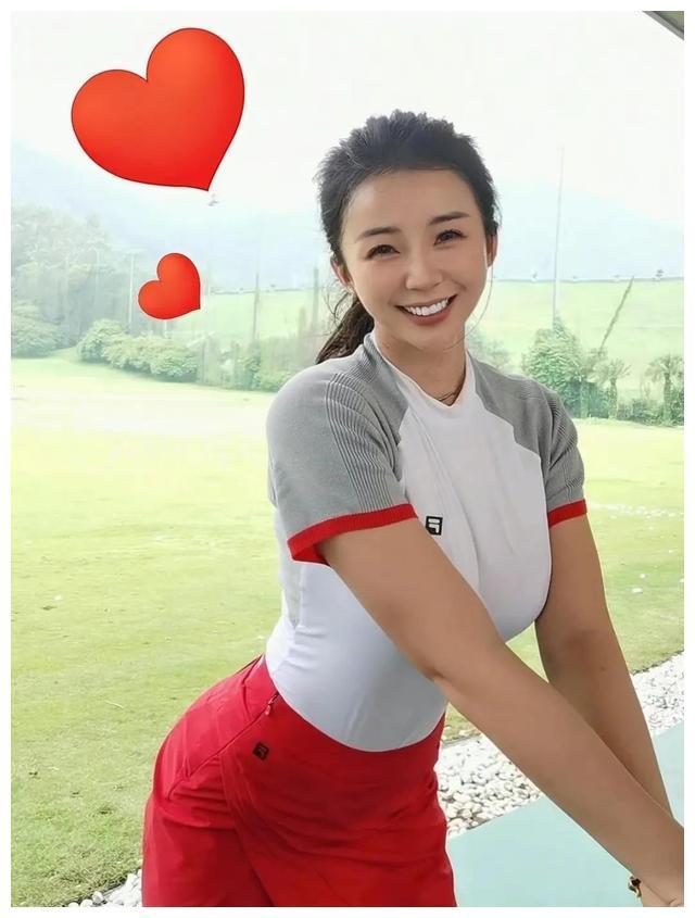 张曼源:与男友分手,热爱健身,体重150 却倾国倾城