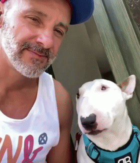 0m狗子:mua!主人:mua!喜欢就是在嘴角开出花来!点击播放 gif0.