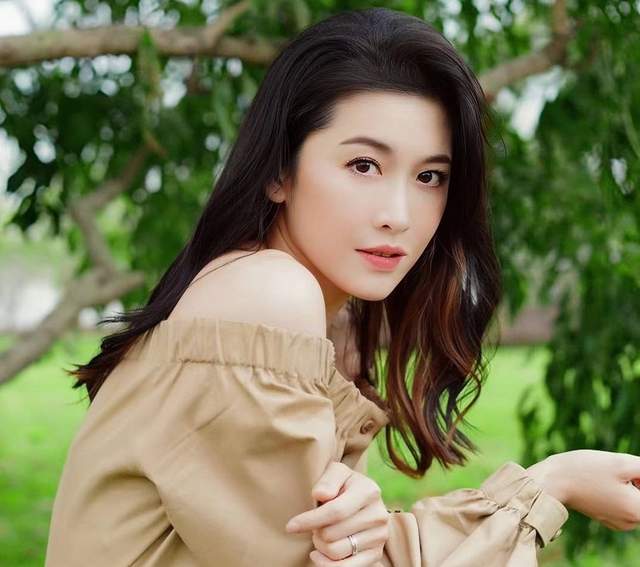 香港知名女星,tvb前高颜值花旦周丽淇在2020年以40岁的"高龄"秘密产下