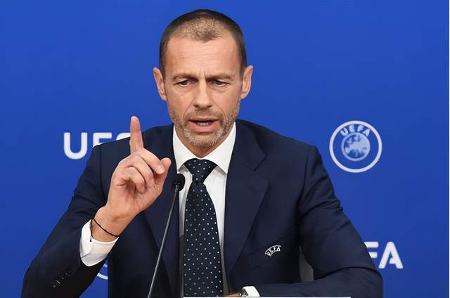 切费林盛赞英超球迷抵制欧超,怒批西甲意甲球迷不作为!