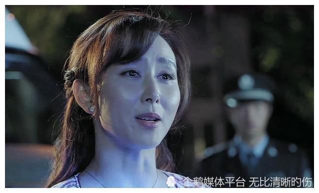 成豪门阔太后,胡静凭借"高小琴"再次翻红,因一张照