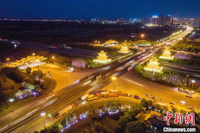 航拍飞常美的新眉山