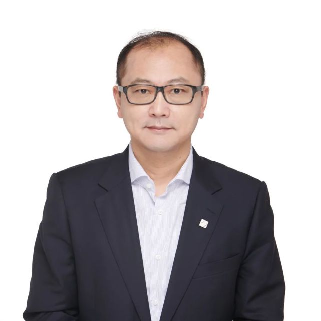 王庆:"三重压力"超出预期,宏观政策有效性面临挑战