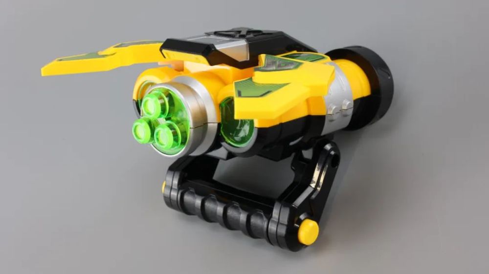 和剧中一样,本品也可以变形为爆雷炮的形态那么具体的玩法我会在视频