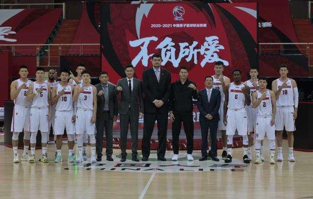 广东队最新消息,易建联和周鹏宣布决定,nba强力中锋要加盟广东