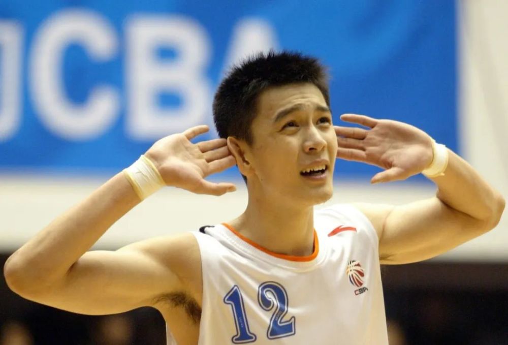 模范青年杨鸣辽宁篮球的守望者与开拓者