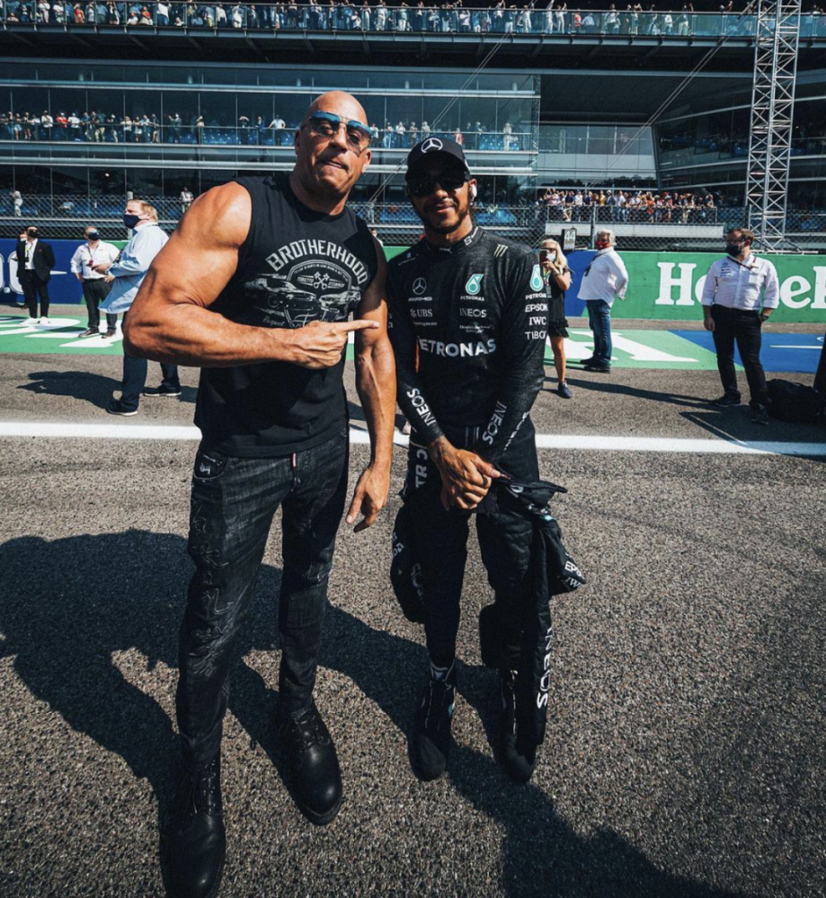 范·迪塞尔《速10》电影导演也退出不干了?直呼不值得!_腾讯新闻