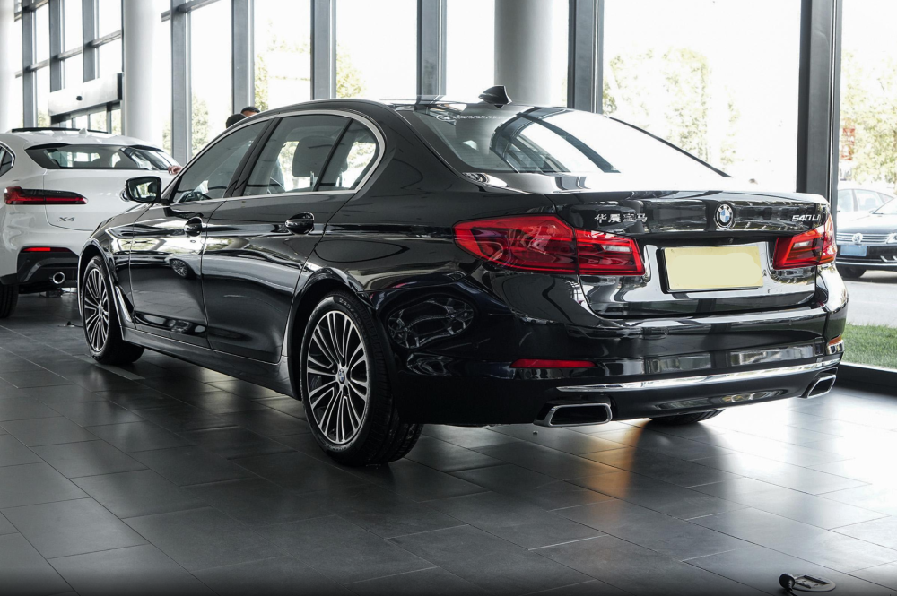 配30t动力56秒破百售价6439万带你看宝马540li