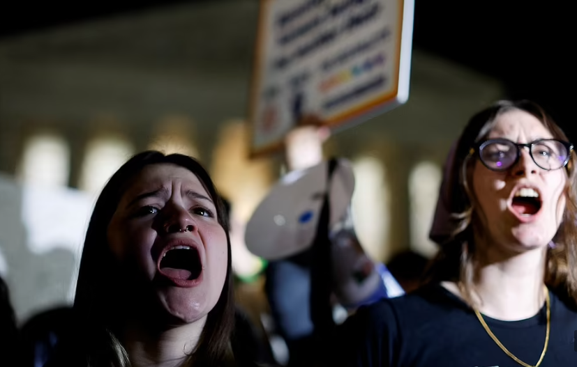 连夜“围攻”美国最高法！大法官推取消堕胎，引爆女性愤怒抗议成像系统光路