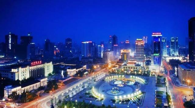 中国最新十强城市公布北京第三，杭州领先成都，第1名是谁？东北吴俊升和张作霖