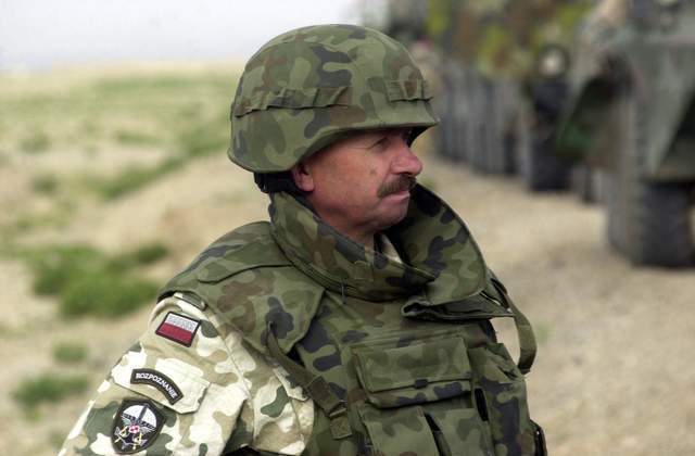 波兰签署动员完成令目标直指西乌克兰波军空降兵已全面战备