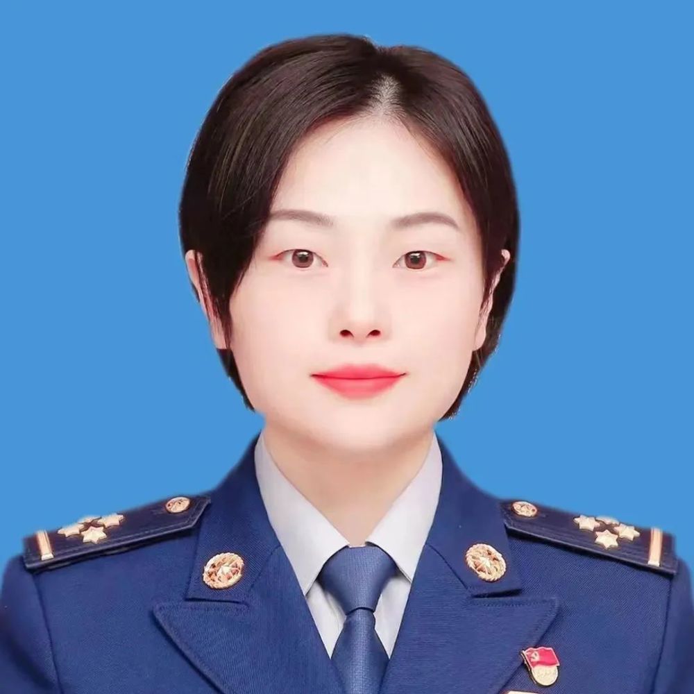 周妮娜,现任安庆市消防救援支队财务科一级助理员.