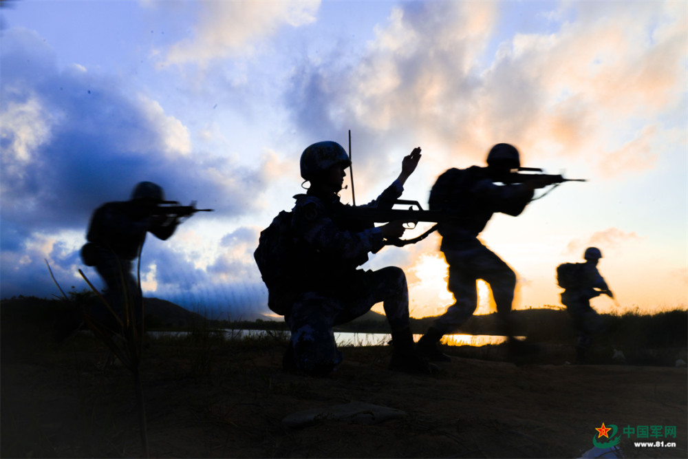 五四特别策划丨坚守战位,他们把青春的背影留给祖国_腾讯新闻