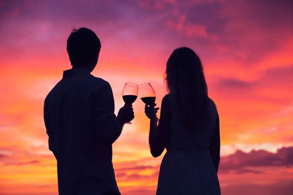 喝酒的女人懂得珍惜,喝酒的女人懂得理解,喝酒的女人懂得放弃,喝酒的
