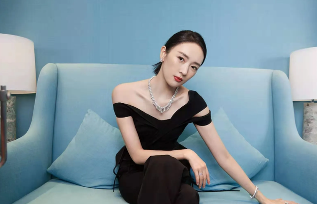 童瑶谈假期最后一天一分钟想掰成两半过简直是人间真实