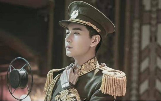 同样是演民国少帅,把窦骁和陈星旭放在一起,作品差异立刻出来了