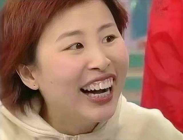 香港知名女星兰茜被曝重返tvb任曾志伟秘书!退圈多年,嫁富商成阔太太