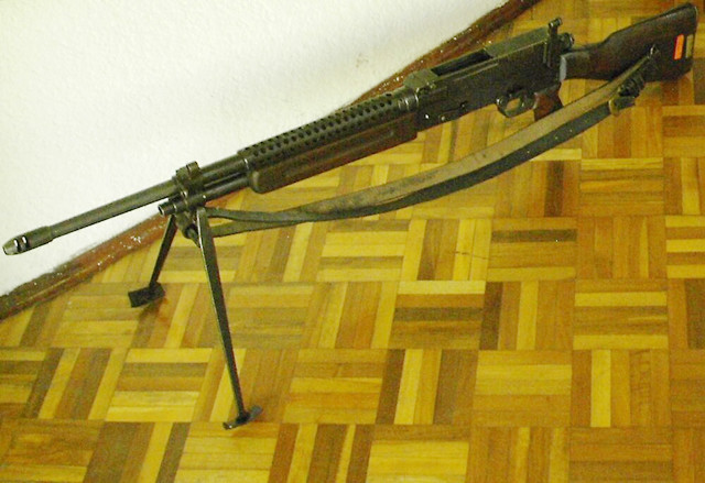 因为临近二战尾声美国取消了订单,与此同时墨西哥禁止这种机枪出口