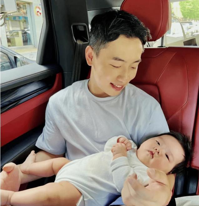 太浪漫体操女神周捷与1米58老公拍时尚大片相爱14年甜蜜不减