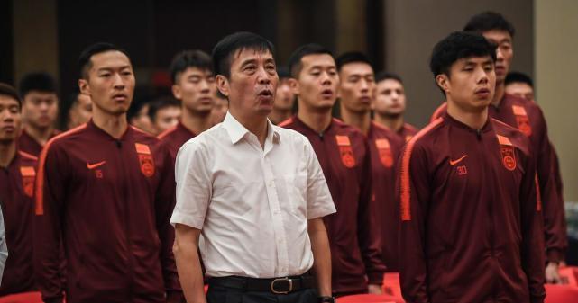 痛快名导质问陈戌源为什么还不下课球迷瞬间点赞过万