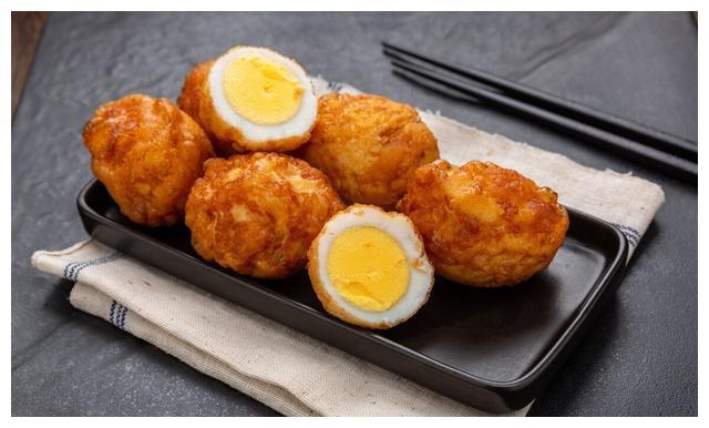 炒鸡蛋,炸鸡蛋,蛋花汤等等用鸡蛋烹饪的美食不计其数,今天我们来说一