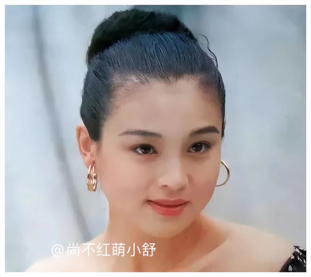 看了赵明明的经典造型,才知道:她不仅审美超前,还是标准的美插图16