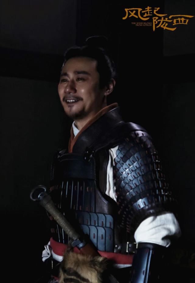 《风起陇西》热播中 张优身披百斤盔甲出演英勇校尉_腾讯新闻
