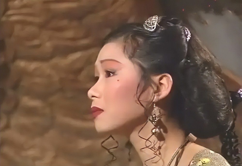 港版西游记2通臂猿猴和万妖女王再重聚女王51岁仍然是单身