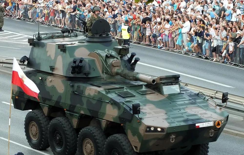 波蘭陸軍輪式120毫米自行迫擊炮(底盤狼獾輪式步兵戰車)波蘭陸軍履帶