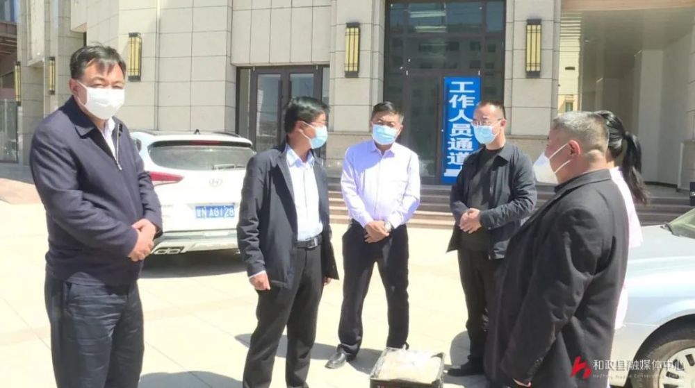 马寿龙一行先后到高速路口,松鸣镇和三十里铺镇三