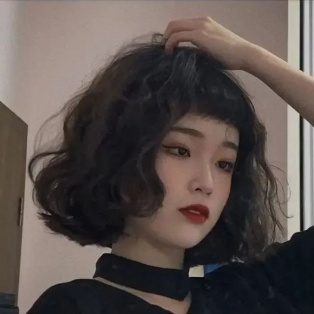 2022年单人头像-超全的女生短发头像
