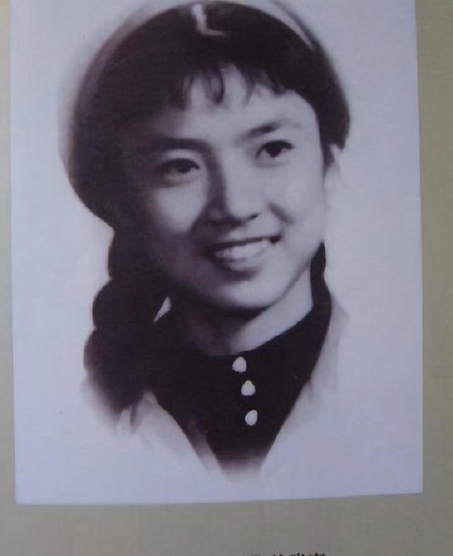 张宁后来嫁的美籍华人林赛圃外貌很像前男友